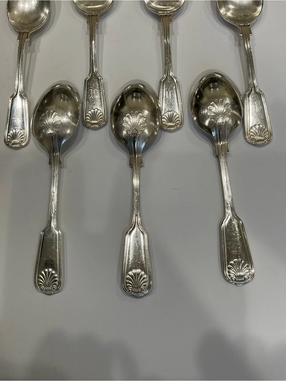 VINTAGE SHEFFIELD ENGLAND SILVERPLATE FIDDLE THREAD AND SHELL SPOONS-7